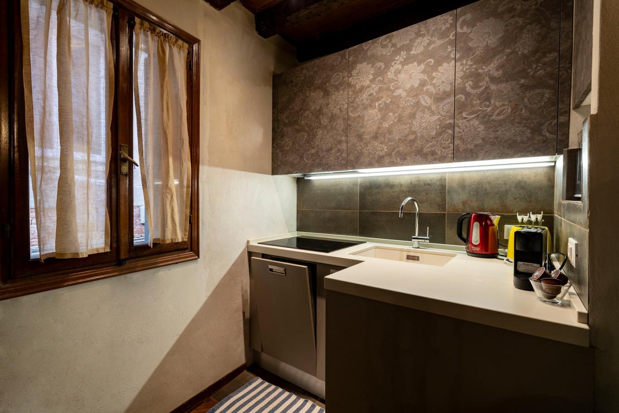 Ca Dei Zoti3 With Luggage Apartamento