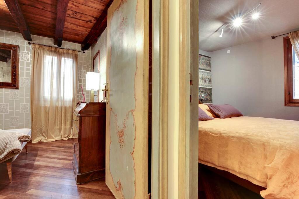 Ca Dei Zoti3 With Luggage Apartamento Venecia